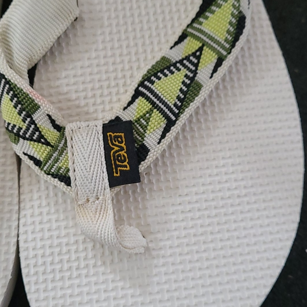 Tevas - Picture 2 of 5